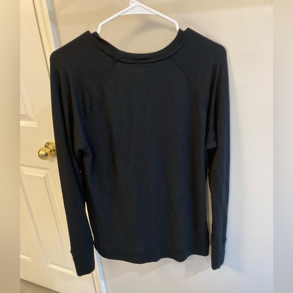 Athleta Criss Cross Sweatshirt In Black Tulip Hem Lightweight size medium - Picture 4 of 4